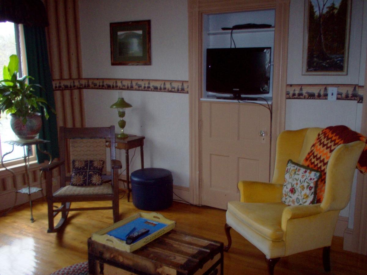 Parks Edge Inn Millinocket Экстерьер фото
